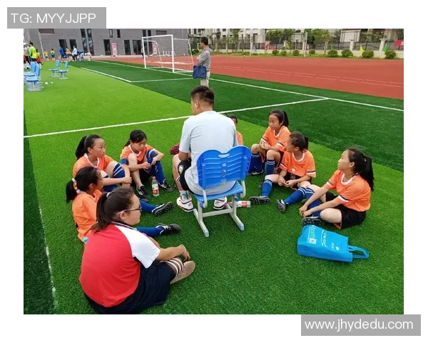 足球明星爸爸的温馨瞬间揭秘父子情深的感人照片合集